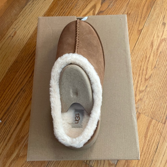 UGG® New Heights Cozy Clogs - Picture 5 of 8